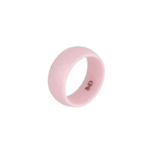 Obrączka z ceramiki różowa fasetowana szer 0,8 cm