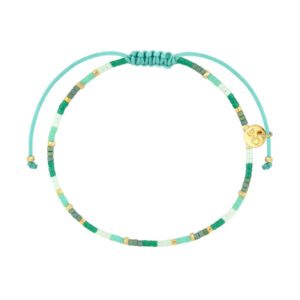 Bransoletka z zielonymi koralikami na sznurku