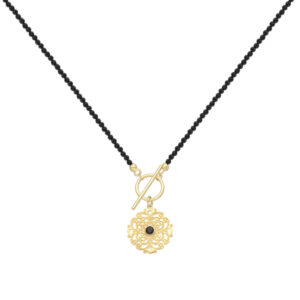Naszyjnik pozłacany z czarnych spineli z zawieszką