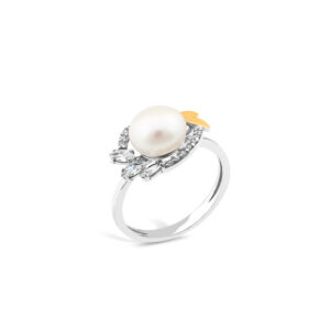 Pierścionek srebrny z perłą pokryty złotem pr.375